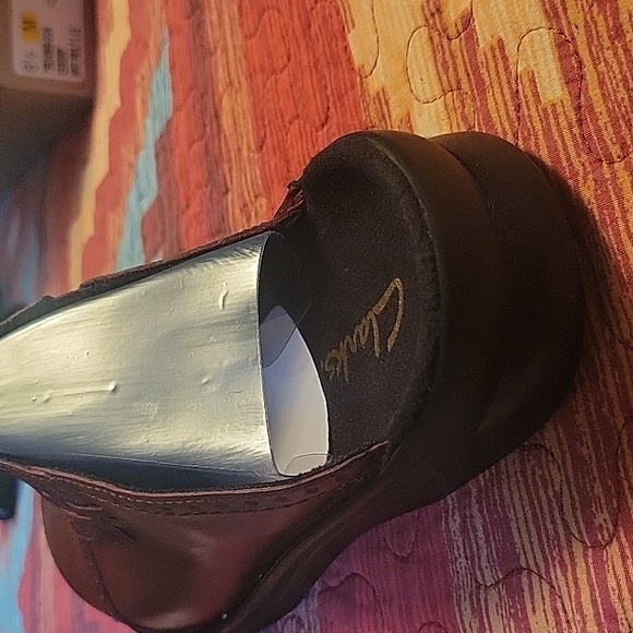 New Clark Wine Mules - Picture 3 of 9